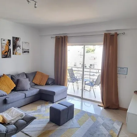 Spacious & With Rare Parking Apartment Albufeira