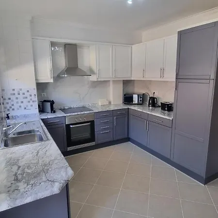 Spacious & With Rare Parking Apartamento *