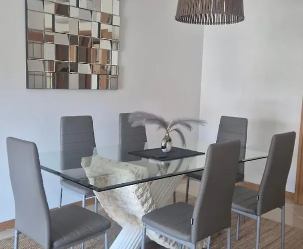 Spacious & With Rare Parking Albufeira