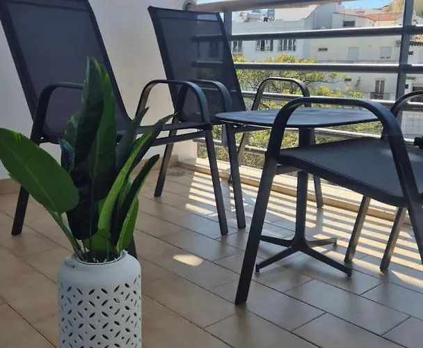 Spacious & With Rare Parking Albufeira