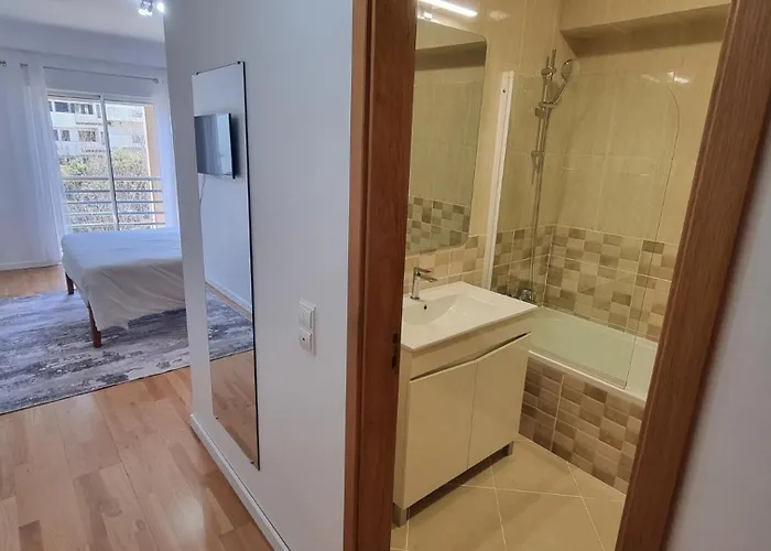 Spacious & With Rare Parking * Albufeira