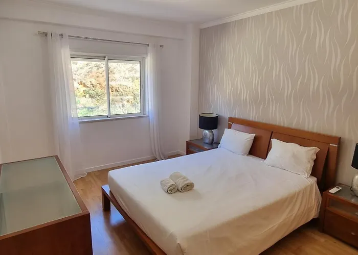 Spacious & With Rare Parking *