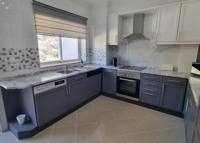 Apartment Spacious & With Rare Parking Albufeira